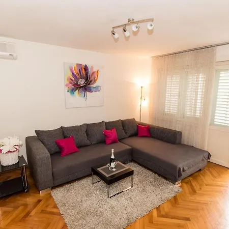 Apartment Magi